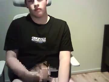 12curty, 18 years old, smoking and  touching ? #teen #smoke #smoking #18, webcam photo