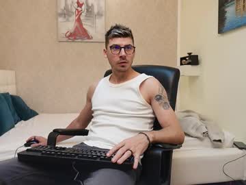 _alex_star, 30 years old, _alex_star's room Welcome here.I am new so don't be shy and say hello #fit #new #chatty #handsome #workout, webcam photo