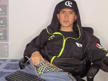 _lukyano_, 19 years old, "Do you want to wake up my huge cock and take my warm milk? Follow me🔥 #feet #18 #lovense #bigcock #twink", webcam photo