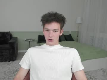 _pinktime, 18 years old, _pinktime's room «off t shirt [190 tokens left] #bigdick #bigass #18 #new #young», webcam photo