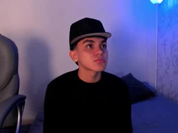 _taylorblack, 18 years old, GOAL: Play with balls [20 tokens remaining] Hey young fit boy learning about his true desires #fit #cum #18 #young #muscle, webcam photo