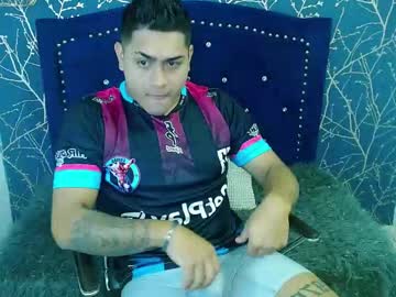 Aaronn_12, 26 years old, handsome boy, wide -speaking and smile that catches #muscle #uncut #bigcock #tattoo #new, webcam photo