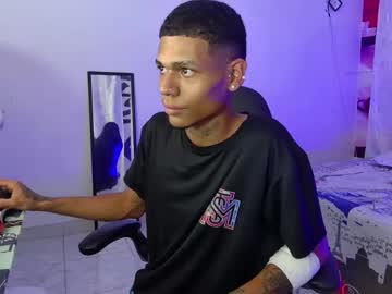 alaan_boy - Live Male Cam – Free Gay Cam Show