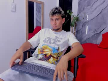 Alan__smith, GOAL: Cum [641 tokens remaining] Make me cum today 🔥 #hairy #bigcock #young #18 #cum, webcam photo