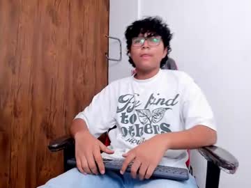 Alejotapua, 18 years old, Show me your sexy body 😈🔥 [115 tokens left] #bigcock  #18 #young #cum #straight, webcam photo