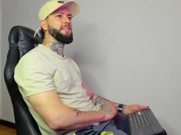 Alpha_maste3, GOAL: NAKED!! [111 tokens remaining] Welcome to my room! #bigcock #cum #muscle #master #new, webcam photo