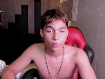 Andres_landers, 18 years old, I get completely naked for you [96 tokens left] #18 #anal #skinny #new #cute, webcam photo