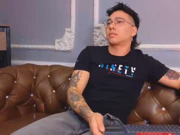 Apolo_burton, Today I want them to train with me ... although I warn them that my way of heating is not just exercise #latino #athletic #bigcock #ass #new, webcam photo