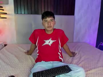 ash_russell - Live Male Cam – Free Gay Cam Show