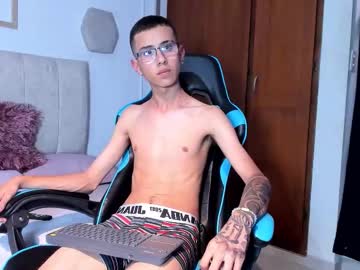 Asher_lux, 18 years old, GOAL: Jerk-Off [184 tokens remaining] let's warm up !! #bigdick #18 #cum #latino #masturbation, webcam photo