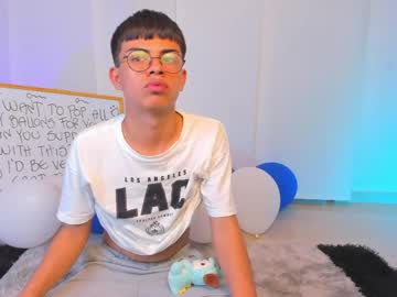 Asher_you, 18 years old, 🎈🎈 Let's go BOOM 🎈🎈  #new #18 #bigass #latino #femboy, webcam photo