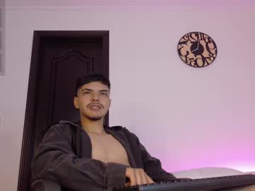 Axcellfox, 21 years old, Make Me Happy ✨ #18 #lovense #ebony #cum #bigcock [2500 tokens remaining], webcam photo