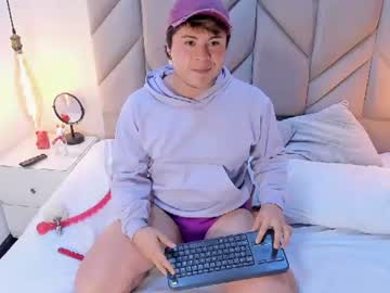 Axellcullen, 24 years old, ✨ AxelCullens Where the Fun Never Rests 🎯 💋close kiss + use tongue👅 [30 tk left] #dirtytalk #femboy #new #lovense #smallcok, webcam photo