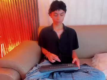 axxel_white - Live Male Cam – Free Gay Cam Show