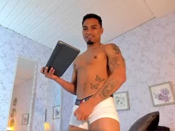 beako_strong - Live Male Cam – Free Gay Cam Show