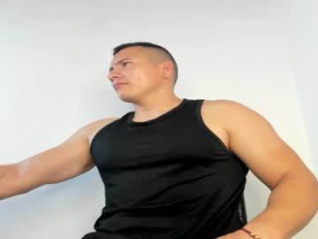 Big_pecs_1, 32 years old, 🎯 DARTS: Tip 100 tokens to play! #lovense #cum #muscle #new #thickcock, webcam photo