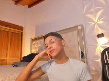 Billy_jamees, 19 years old, GOAL: Sexy Dance [35 tokens remaining] Welcome to my room! #femboy #young #18 #teen #new, webcam photo