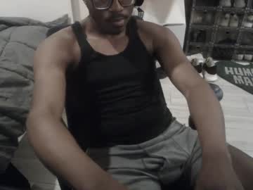 bquen400 – Watch Him Jerk, Strip, & Show It All