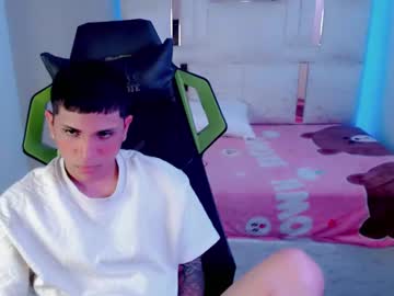 Brayan_lopezz, 19 years old, Goal: 🔥SUCK AND KISS MY FEET🦶🦶 #18 #cum #lovense #bigcock #young - Next Goal: 🔥I'M ALREADY HOT MASTURBATE WITH ME🍆🔥, webcam photo