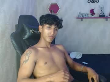 Bull_cam, GOAL: cum [1000 tokens remaining] Welcome to my room! #findom #master #muscle #smoke #18, webcam photo