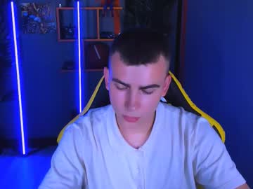 Calvin_perry, 21 years old, Goal: shirt off for the whole stream #18 #new #pvt #smoke #c2c - Next Goal: stay in underwear for the whole stream, webcam photo