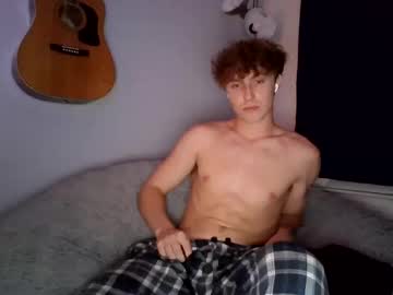 Chri_i, 19 years old, im backkk Goal: get me naked. #collegeboy #bwc #teen #18 #bigdick, webcam photo