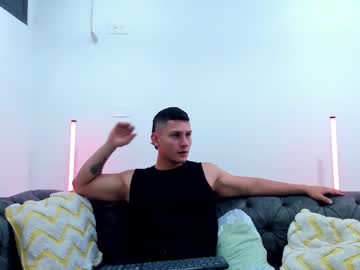 Chris_diamonnd, 20 years old, GOAL: Flex arms + Show veins 🔥 [99 tokens remaining] I don’t chase attention… I command it 🦾 #new #hotguy #guynextdoor #muscle #latino, webcam photo