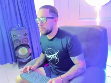 chris_leone - Live Male Cam – Free Gay Cam Show