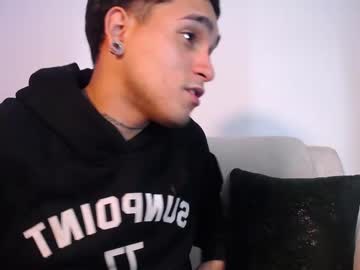 chriss_wg_ – Watch Him Jerk, Strip, & Show It All