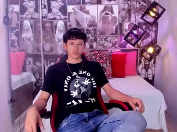 Christian_foxx, 19 years old, Naked [149 tokens left] Happy holidays💙💦 #femboy #18 #bigcock #cum #skinny, webcam photo