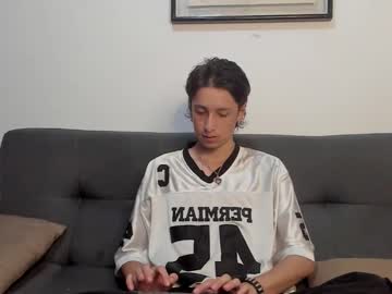 Cirosky_elchicopolla, * GOAL GET NAKED*  I'm new here and we could have a lap dance #new #18 #skinny #cum #latina [53 tokens remaining], webcam photo