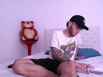 Cock_fox, 22 years old, GOAL: Naked with striptease [222 tokens remaining] Tease show or flirting #bigdick #18 #latino #new, webcam photo