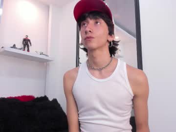 cody_bloom - Live Male Cam – Free Gay Cam Show