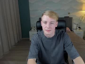 Cole_gold, 25 years old, Cum show [2000 tokens left] #twink #muscle #cut #bigdick #new, webcam photo