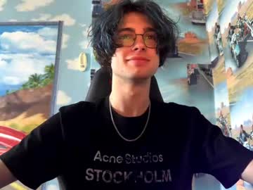 Crimsoncat_, 18 years old, Goal: stand up and show yourself #new #pvt #master #18 #cute - Next Goal: take off your shirt and show your abs, webcam photo