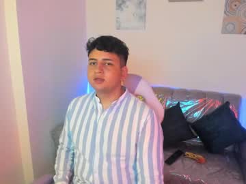 criss_hollis – Watch Him Jerk, Strip, & Show It All