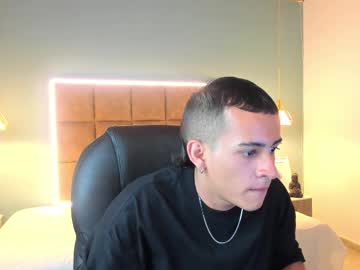 Cristhofdelux, 18 years old, Full Naked 🫠 [100 tokens left] #teen #twink #18 #skinny #cute, webcam photo