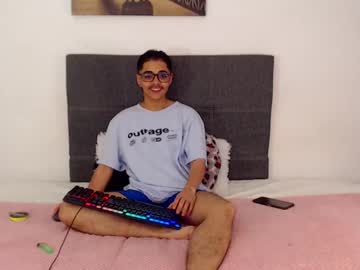 cristian_suarezz - Live Male Cam – Free Gay Cam Show