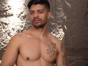 Dann_saenz, 38 years old, “The game begins 😏” [150 tokens left] #flex #muscle #hairy #mature #cut, webcam photo