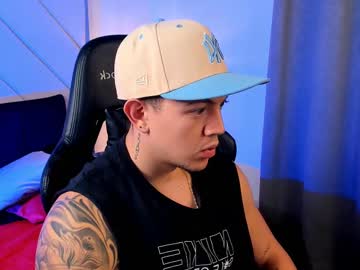 Dantelux1, 25 years old, Muscle - Oil show / Cum show #muscle #latino #new #uncut #bigcock, webcam photo