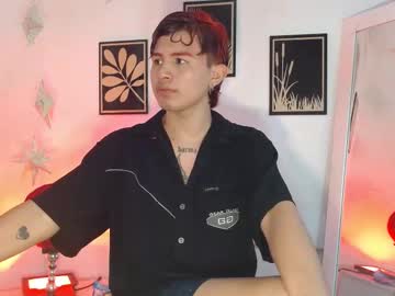 Daphne_viittoria, 18 years old, I penetrate me gently with the toy ... groans included #femboy #sissy #18 #smallcock #bdsm, webcam photo
