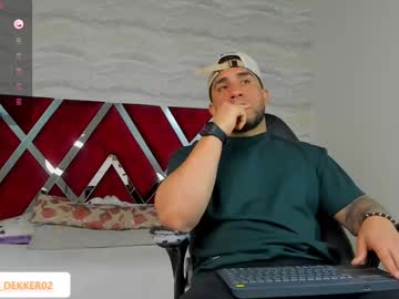 Denvver, 33 years old, GOAL: Naked pose [111 tokens remaining] Suck my dick untill CUM harder💦PVT ON😈 #muscle #master #bigcock #lovense #new, webcam photo