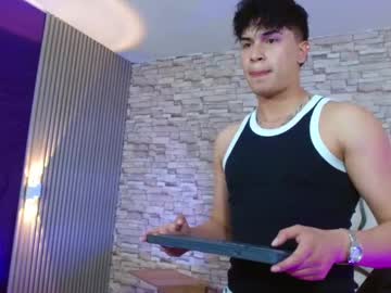 Dereck_tay, 22 years old, GOAL: One finger in my ass [77 tokens remaining] 🖤 Welcome, I hope you enjoy the show! 🖤 #feet #daddy #18 #bigcock #new, webcam photo