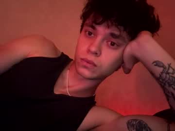 Desik69, New slavic model, first day 💜 🎯 Take off shirt [100 tokens left] #new #handsome #slavic #young #fit, webcam photo