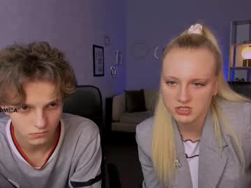 Didi_meow, GOAL: Take off T-shirt [200 tokens remaining] Welcome to my room! #feet #shy #18 #teen #new, webcam photo