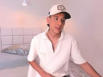 Dominicjonnes, 19 years old, GOAL: Hey, send kisses👄 [40 tokens remaining] Welcome to my room!🔥 #new #skinny #lovense #anal, webcam photo