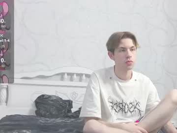 Dyachnkr, 18 years old, GOAL: show feet [55 tokens remaining] Welcome to my room! #feet #new #young #lovense #18, webcam photo