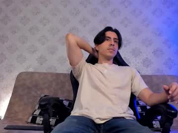 Dylan_cross_, 26 years old, GOAL: Naked 5 minutes [111 tokens remaining] Welcome to my room! #fit #bigcock #latino #cum #new, webcam photo
