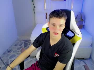 El_rubioo_, 20 years old, Goal: ❤️Sexy #dance #new #twerk #latino #bigdick - Next Goal: ❤️Show boxer, webcam photo