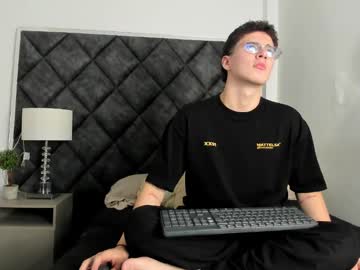 Ennzogold, GOAL: open ass [57 tokens remaining] Welcome!! make this naughty kitten squirt 🔥 #twink #new #skinny #bigdick #cum, webcam photo